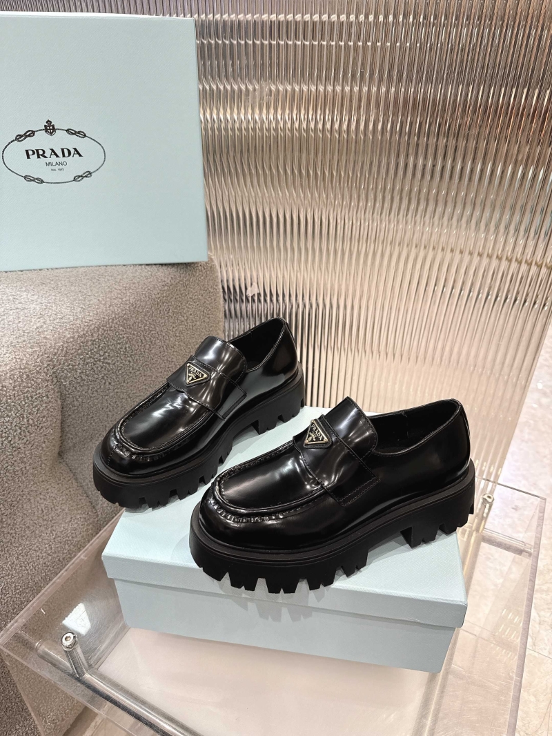 Pra*a flat shoes